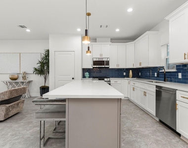 1513 Egypt Street - Photo Thumbnail 9