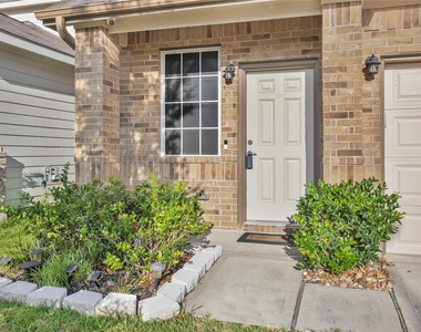 17423 Desmond Street - Photo Thumbnail 1