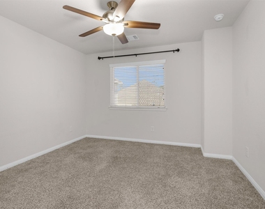 17423 Desmond Street - Photo Thumbnail 21