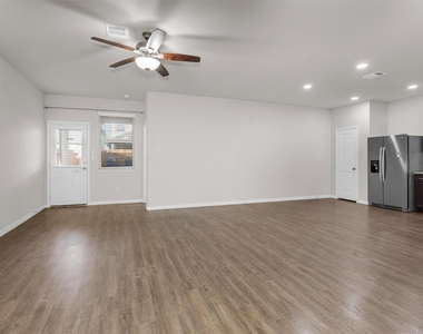 17423 Desmond Street - Photo Thumbnail 4