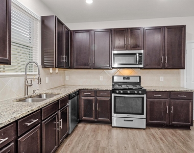 17423 Desmond Street - Photo Thumbnail 9