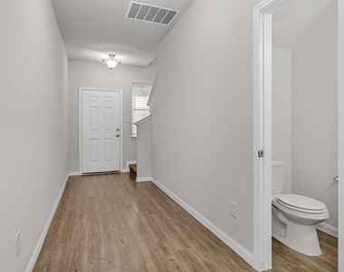 17423 Desmond Street - Photo Thumbnail 2