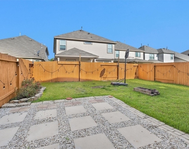 17423 Desmond Street - Photo Thumbnail 25