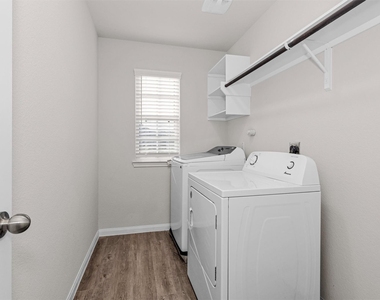17423 Desmond Street - Photo Thumbnail 15