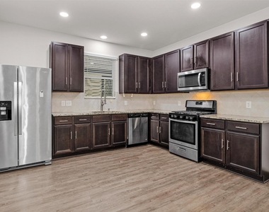 17423 Desmond Street - Photo Thumbnail 8