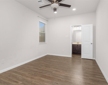 17423 Desmond Street - Photo Thumbnail 10