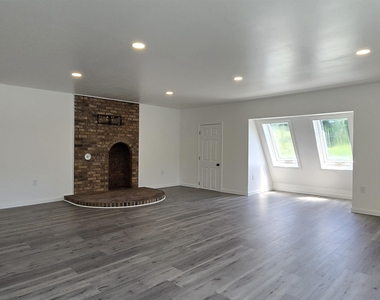 1578 Dover - Photo Thumbnail 6