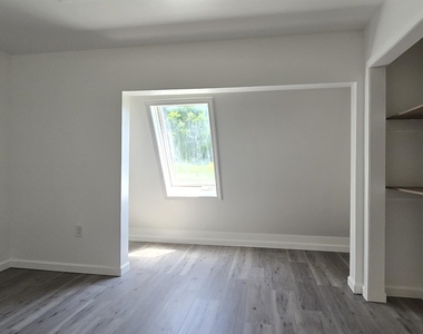 1578 Dover - Photo Thumbnail 12