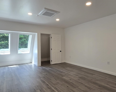 1578 Dover - Photo Thumbnail 16