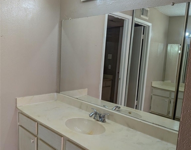12214 Bob White Drive - Photo Thumbnail 26