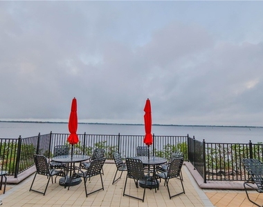 2825 Palm Beach Boulevard - Photo Thumbnail 7