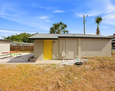 1640 Daniels Drive - Photo Thumbnail 3