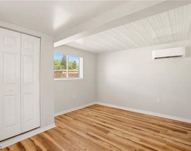 1640 Daniels Drive - Photo Thumbnail 6