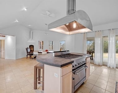 195 Pinnacle Ridge - Photo Thumbnail 3