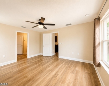 2600 Nw 1st Place - Photo Thumbnail 11