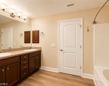 2600 Nw 1st Place - Photo Thumbnail 13