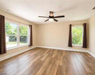 2600 Nw 1st Place - Photo Thumbnail 10