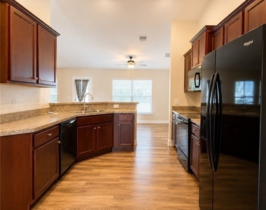 2600 Nw 1st Place - Photo Thumbnail 5
