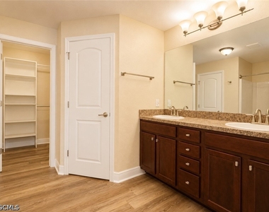 2600 Nw 1st Place - Photo Thumbnail 12