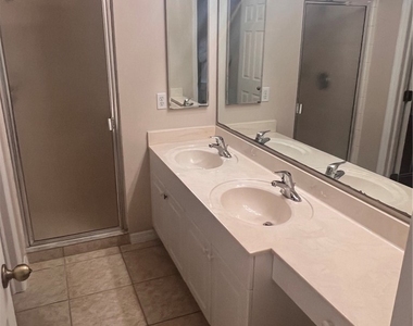 4618 Sw 7th Place - Photo Thumbnail 5