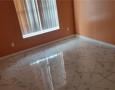 3217 10th Street Sw - Photo Thumbnail 2