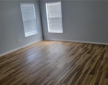 3217 10th Street Sw - Photo Thumbnail 1