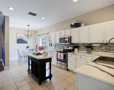 2059 Willow Branch Drive - Photo Thumbnail 6