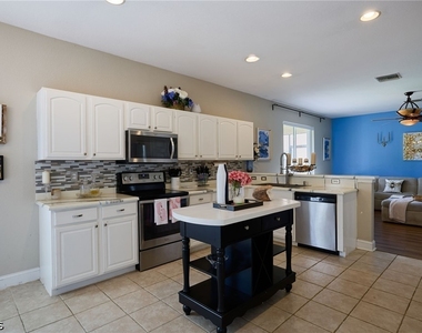 2059 Willow Branch Drive - Photo Thumbnail 8