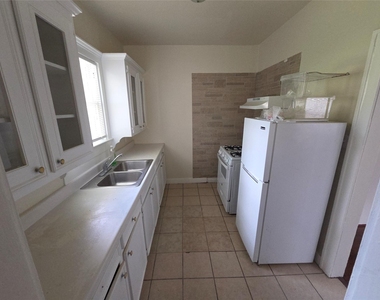2805 Cleburne Street - Photo Thumbnail 3