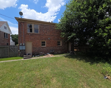 2805 Cleburne Street - Photo Thumbnail 12