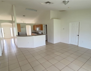 832 Palomino Street E - Photo Thumbnail 7
