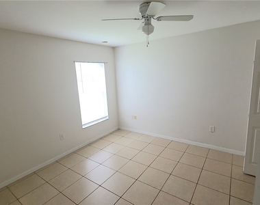 832 Palomino Street E - Photo Thumbnail 13
