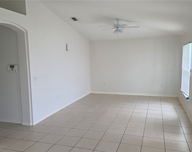 832 Palomino Street E - Photo Thumbnail 1