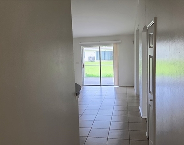 832 Palomino Street E - Photo Thumbnail 3