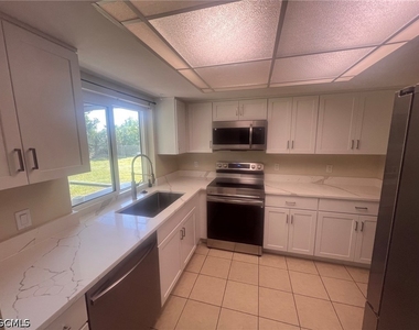 1015 Se 25th Terrace - Photo Thumbnail 1
