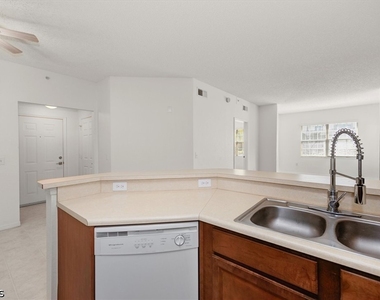 15590 Ocean Walk Circle - Photo Thumbnail 11