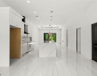 14 Truman Avenue - Photo Thumbnail 13