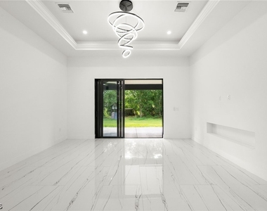 14 Truman Avenue - Photo Thumbnail 1