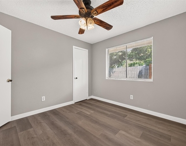 10814 Parkland Woods Drive - Photo Thumbnail 20