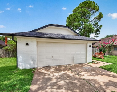 10814 Parkland Woods Drive - Photo Thumbnail 31