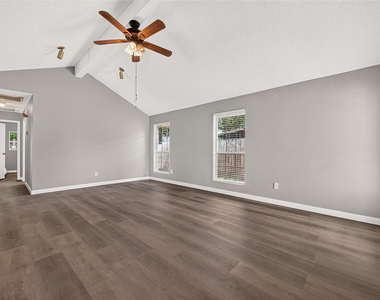 10814 Parkland Woods Drive - Photo Thumbnail 12