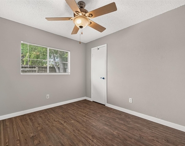 10814 Parkland Woods Drive - Photo Thumbnail 21