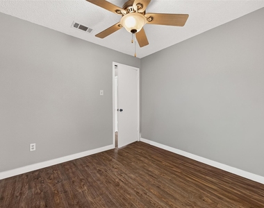 10814 Parkland Woods Drive - Photo Thumbnail 19