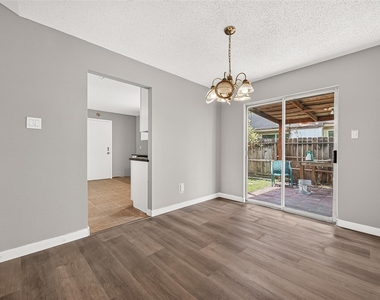 10814 Parkland Woods Drive - Photo Thumbnail 15