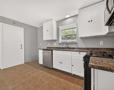 10814 Parkland Woods Drive - Photo Thumbnail 6
