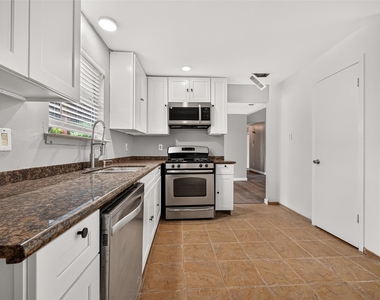 10814 Parkland Woods Drive - Photo Thumbnail 6