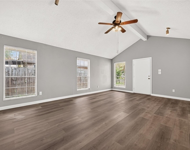 10814 Parkland Woods Drive - Photo Thumbnail 12