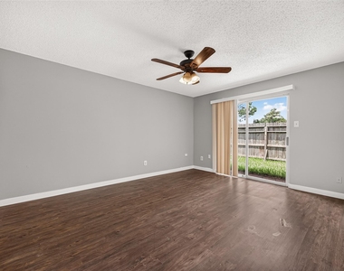 10814 Parkland Woods Drive - Photo Thumbnail 15