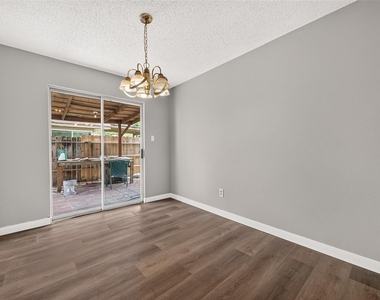 10814 Parkland Woods Drive - Photo Thumbnail 14