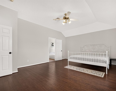 9710 Berkshire Trace - Photo Thumbnail 19